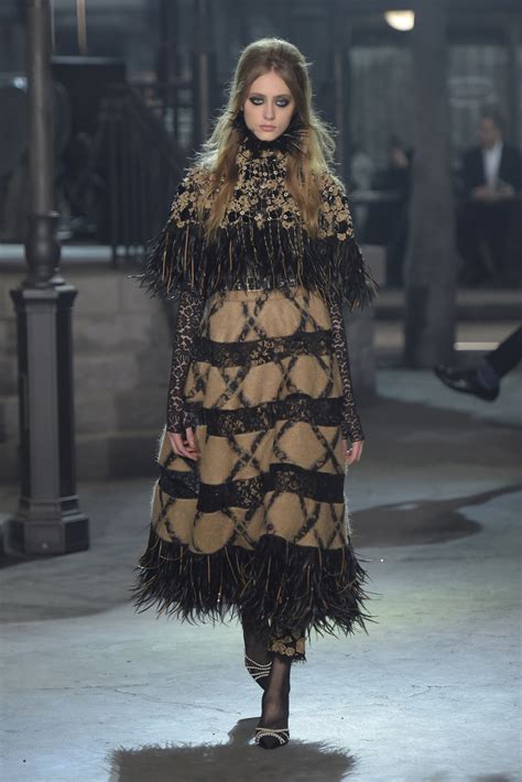 fard chanel 2016|Chanel runway 2016.